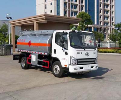 6方解放輕卡虎VN油罐車